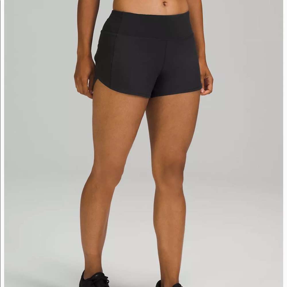 Lululemon - Speed Up Mid-Rise Lined Short 4"